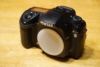 Prodám digitální zrcadlovku PENTAX K20d - 2