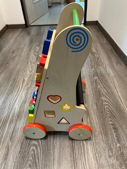 Dětské chodítko s příslušenstvím - 2