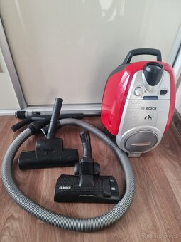 Bezsáčkový vysavač Bosch Zoo'o ProAnimal - 2