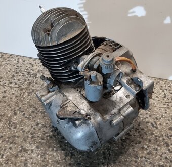 Manet S 100 - motor - 2