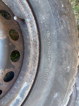 Pneu zimní 215/65/16 - 2