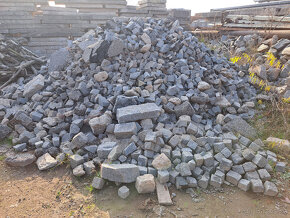 Žulové kostky různé - 2