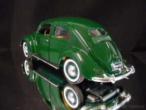 Volkswagen Beetle zelený VW Maisto 1/18 - 2