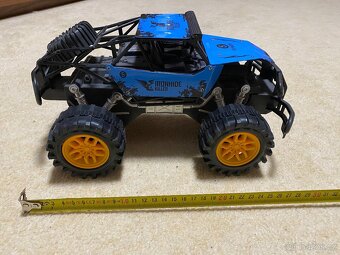 Terenni auto - velke 27 cm - 2