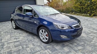 OPEL ASTRA J 1.4 16V 88KW.6 RYCHL.BI-XENONY.NAJETO 103 TIS. - 2