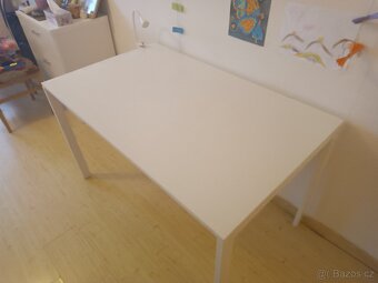 Prodám jídelní stůl - 2