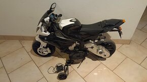 Prodám dětskou elektro motorku BMW S 1000 RR 12V - 2