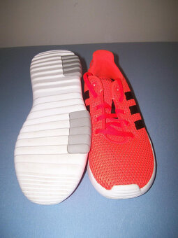 Sportovní obuv dětská ADIDAS - č. 36 (nebarvící podrážka) - 2