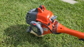 Benzínový křovinořez vyžínač OLEO-MAC SPARTA 250 TR - 2