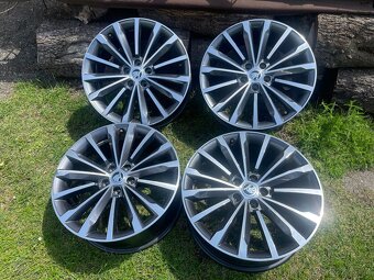 Škoda Trinity 5x112 8x19 et44 - 2