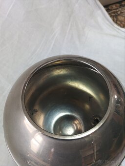 Starý samovar vídeňského typu. - 2