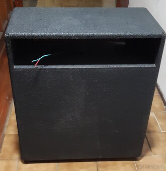 Reprobedna pro baskytaru bez zesilovače s repro. EMINENCE - 2