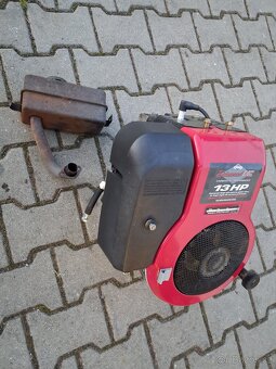 MOTOR DO ZAHRADNIHO TRAKTORU BRIGGS - 2