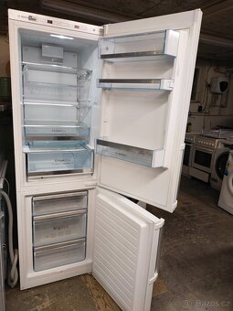 Prodám dig.lednici zn. Bosch V 180 cm---3499KC-- Dovezu--- - 2