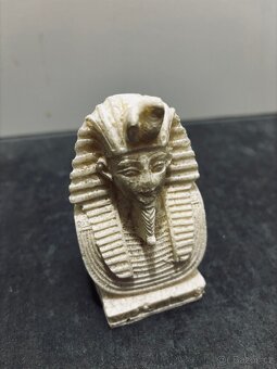 Soška egyptského faraona – dekorativní replika z kamene - 2