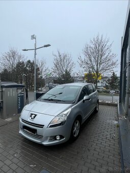 Peugeot 5008-7 míst - 2