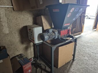 Drtič dřevního odpadu / DR120/230 - 2