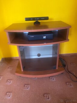 Stolek pod televizi - 2