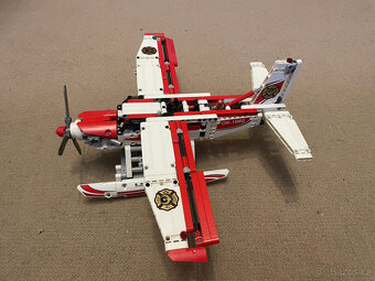 LEGO Technic 42040 Požární letoun - 2