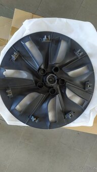 Poklice Tesla R19 Gemini - 2