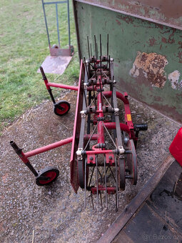 Obraceč sena VARI OP-1 – příslušenství k systému VARI - 2