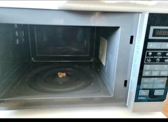 Mikrovlnná trouba Sharp R 742 - 2