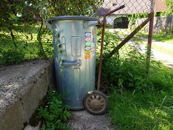 Vozík na popelnici - 2