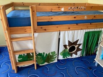 Dětská zvýšená postel masiv 200x90 se závěsy - 2