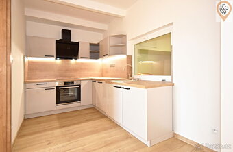 Prostorný byt 4+kk 99 m2,  s garáží přes 30 m2 v atraktivní  - 2
