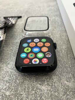 Apple Watch SE (2022) 44mm - 2