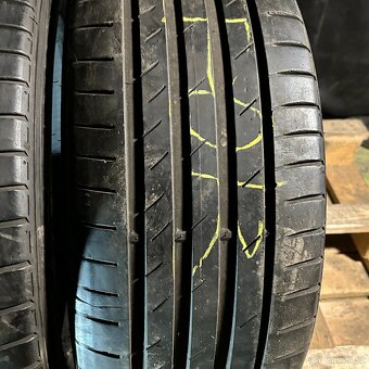 Letní pneu 225/40 R18 92Y Kumho 4-4,5mm - 2