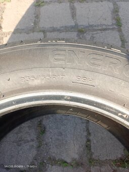 Prodám celoroční pneu Michelin R17 - 2