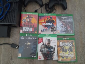 XBOX ONE 500GB + 6 her a dva ovladače - 2