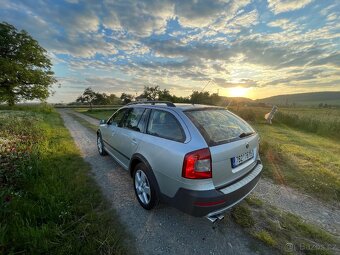 Škoda Octavia 2 SCOUT Combi 2.0TDI - 2