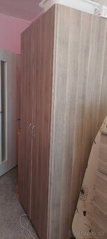 Šatní skříň 200x80x58, musí rychle pryč - 2