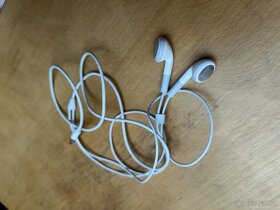 Značková sluchátka Apple, původní konektor jack 3,5 - 2
