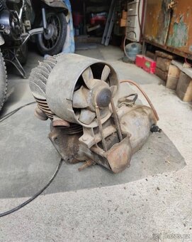 Motor skútr prase ČZ - 2