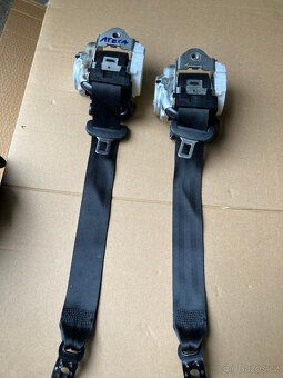 zadni bezpecnostni pasy seat ateca pravy levy pas - 2