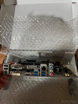 Základní deska s procesorem - 2