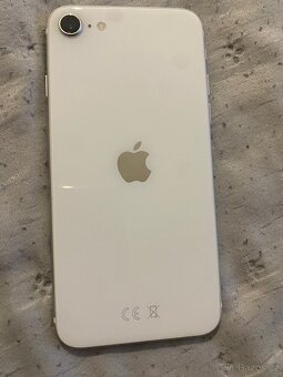 IPhone SE 2020 64gb bílý - 2