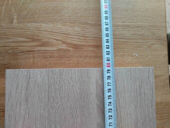 Levitující police - 2