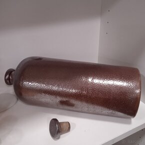 STAROŽITNÁ LÁHEV NA MINERÁLKU - 2