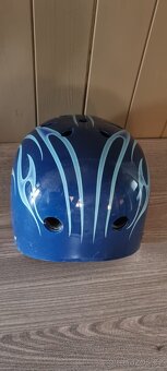 Prilba helma na kolo brusle atd. - 2
