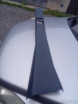 Mercedes w124 B sloupek modrý - 2