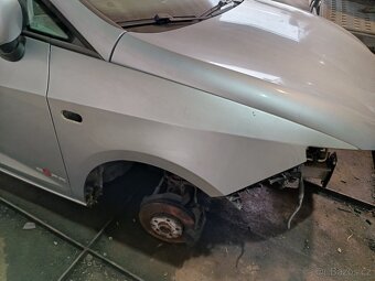 Seat Ibiza IV 6J rok výroby 2011 díly karoserie LS7Y - 2