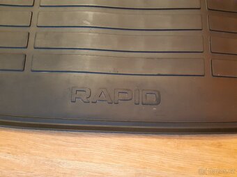 Gumový koberec pro Škoda Rapid Spaceback - 5JJ061190, NOVÉ - 2