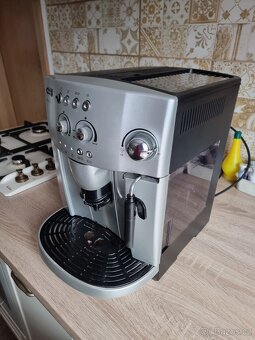 Delonghi Magnifica - automatický kávovar - 2