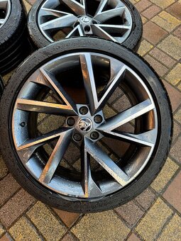 Škoda Vega 5x112 r19 - 2
