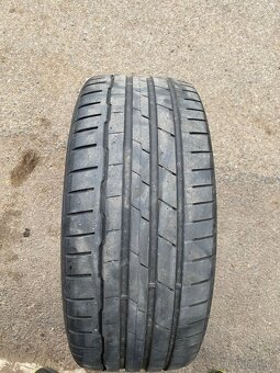 2x 225/45 R18 - 2