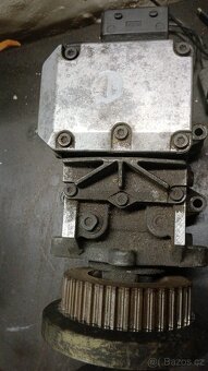 Naftové čerpadlo 2.5tdi - 2